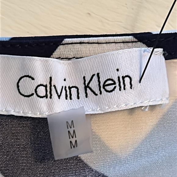 Calvin Klein sleeveless blue and white top with zipper accents, size medium. - Picture 5 of 6